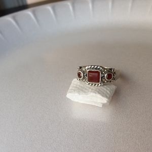 925 silver ring size 6. Red stones